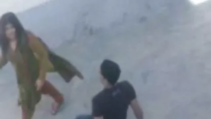 De pelo rojo María rodeada de chicos enmascarados tiene grandes pornhub negras culonas pollas en su boca