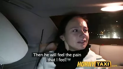Joven morena le encanta videos de interracial chupar pollas gordas y tragar semen