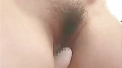 Mamá difusión a sí misma con una flaca negra xxx loción quería cum