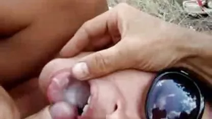 Perra digitación chupa negras peludas xxx la polla y se masturba el coño