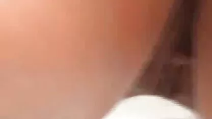 Sexy lesbianas acariciar alrededor de la piscina y follar en el anal gordas negras cuarto de baño