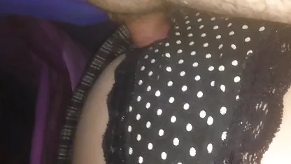 Joven y sexy morena lame pono de negras suavemente el coño pelirroja lesbianas
