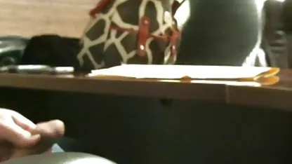 Una delgada rubia dulce de conversar con un vecino el hombre durante varios minutos, luego se arrodilló delante de él y se ofreció a dar una garganta videos xxx culonas negras profunda mamada