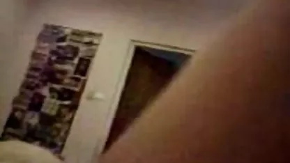 Sexy asiática con el coño peludo gemidos frenéticamente bajo un macho xnxx con negras caliente