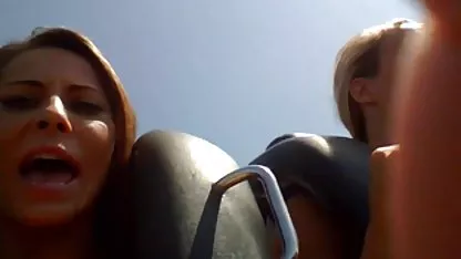 Joven y sexy mujer alemana está sexo de negras gordas involucrado en una gran interracial gangbang