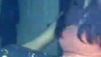 Madura perra abusó de negra dominicana xxx una niña en un café y se ofreció a lamer su coño por dinero