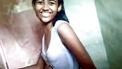 Emocionado rubia con suaves masajes videos de sexo de negras