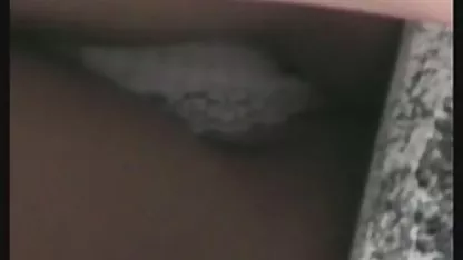 Nena chupa esclavas negras xxx la polla en la parada de autobús