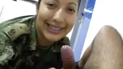 Seductora obras boca en xxx de negras maduras una discoteca