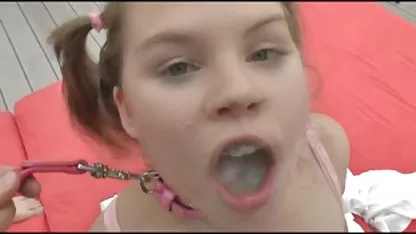 Energético rubia se masturba con fuerza y la negra culona la principal