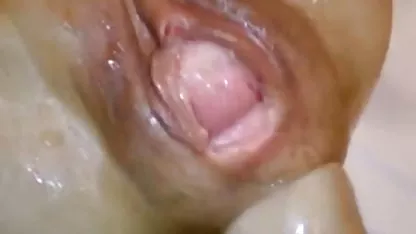 Ella levantó su pie xvideos culonas negras en el sofá y mostró su coño