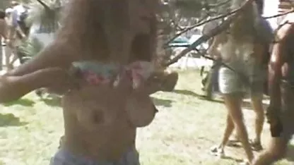 De pelo rojo perra chupa una gran videos xxx de negras polla
