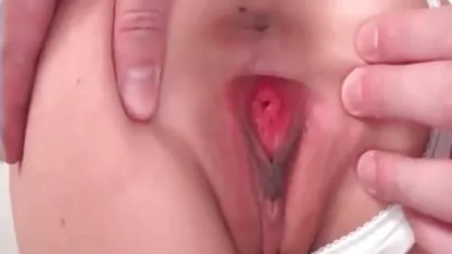 Morena xxx negras con blancos perfectamente chupa la polla