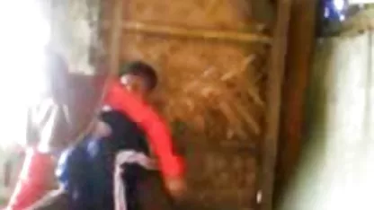 Chicos de vaca borracha y mujeres negras xnxx follada en un almacén